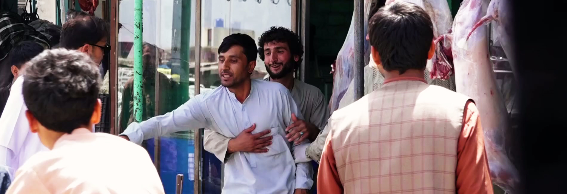 کمره مخفی: جنجال با قصاب، داخل گوشتت سنگ برآمده- آریانا