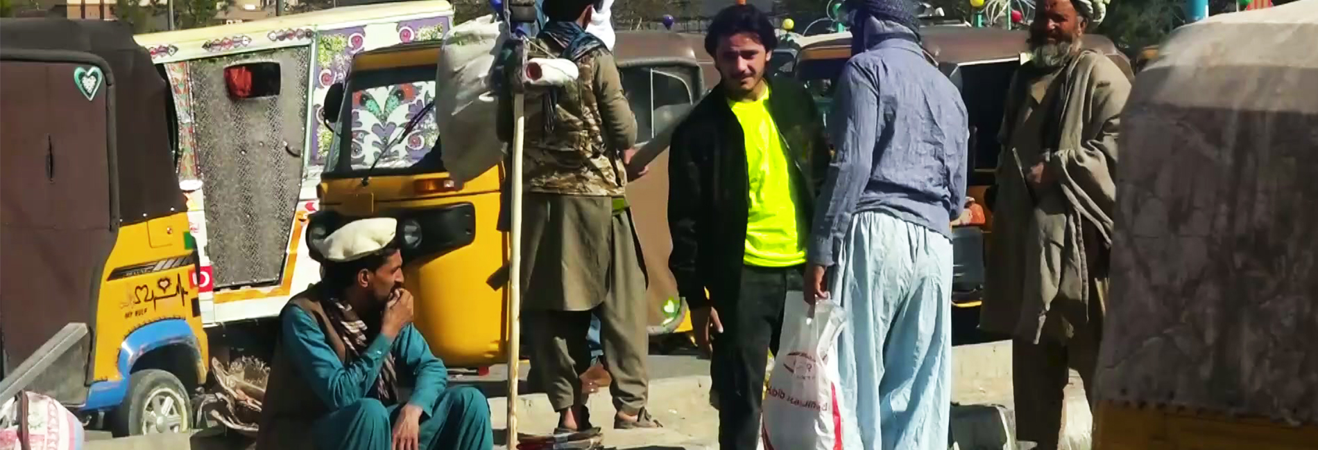 کمره مخفی: اگر پول نداری لباس ته خیرات بتی- آریانا
