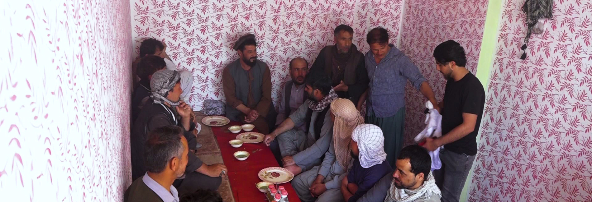 کمره مخفی: گارسون شوخ- آریانا