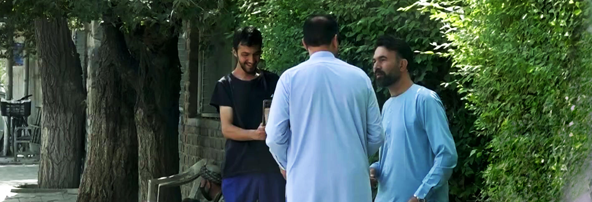 کمره مخفی: عکس گرفتن و حرکات خنده دار- آریانا