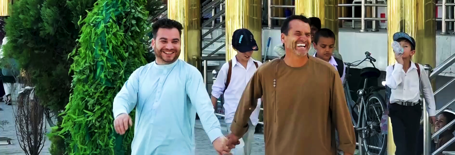 شوخی خیام با مردم در روز های عید- آریانا