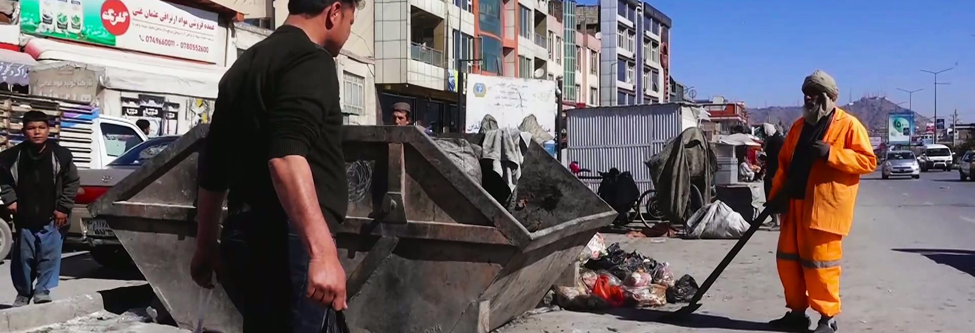کمره مخفی: اذیت کردن مردم با سگرت کشیدن- آریانا