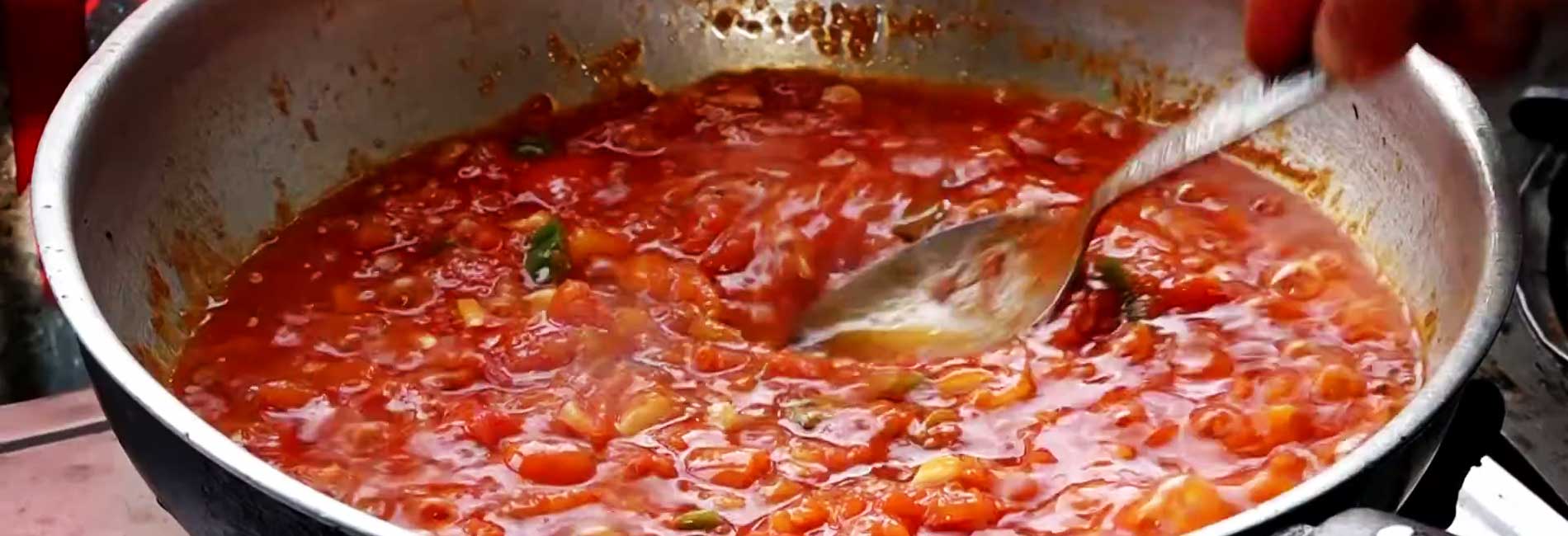 غذاهای خیابانی افغانی؛ طرز تهیه کری تخم مرغ در رستوران کاکا داوود- آریانا