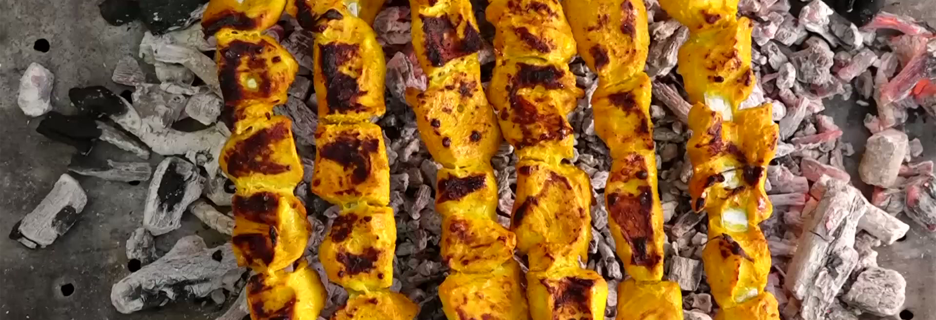 غذای خیابانی افغانی در شهر هرات -جوجه کباب اف- آریانا